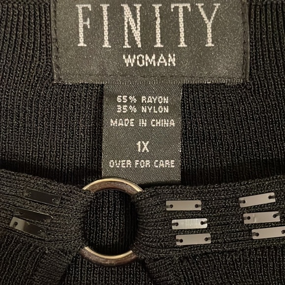 1X black keyhole detail sweater - Picture 6 of 7